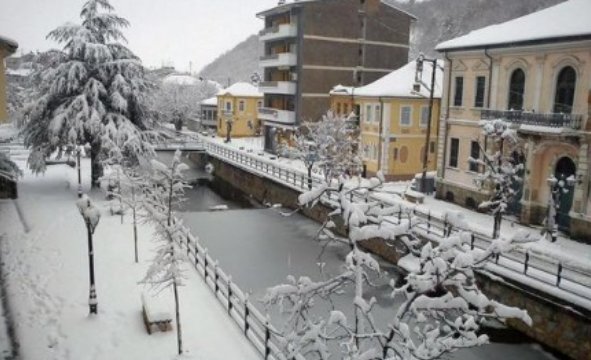 ΚΛΕΙΣΤΑ ΤΑ ΣΧΟΛΕΙΑ ΣΤΟΝ ΔΗΜΟ ΦΛΩΡΙΝΑΣ (VIDEO) | TASTV.gr ...